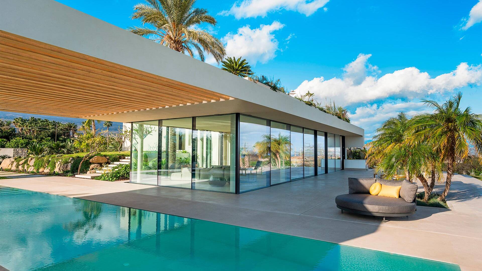 infinity swimming pool 