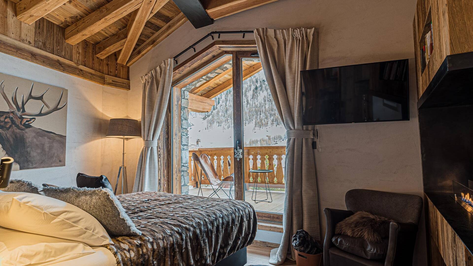 double bedroom with furnished balcony