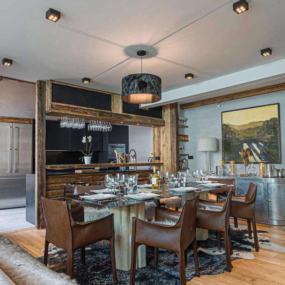 fully equipped kitchen and dining table