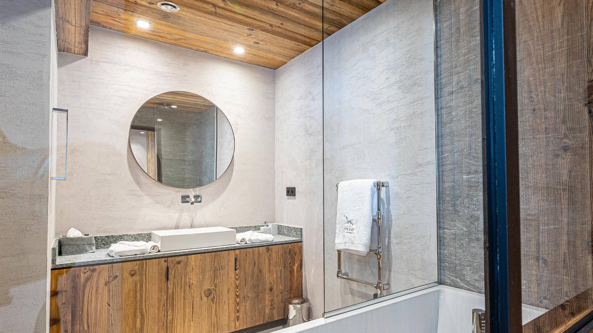 en suite bathroom