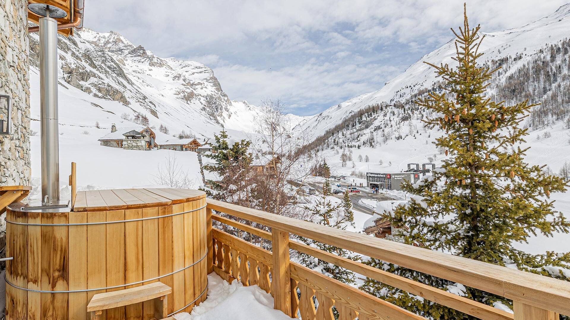 Norwegian wooden bath