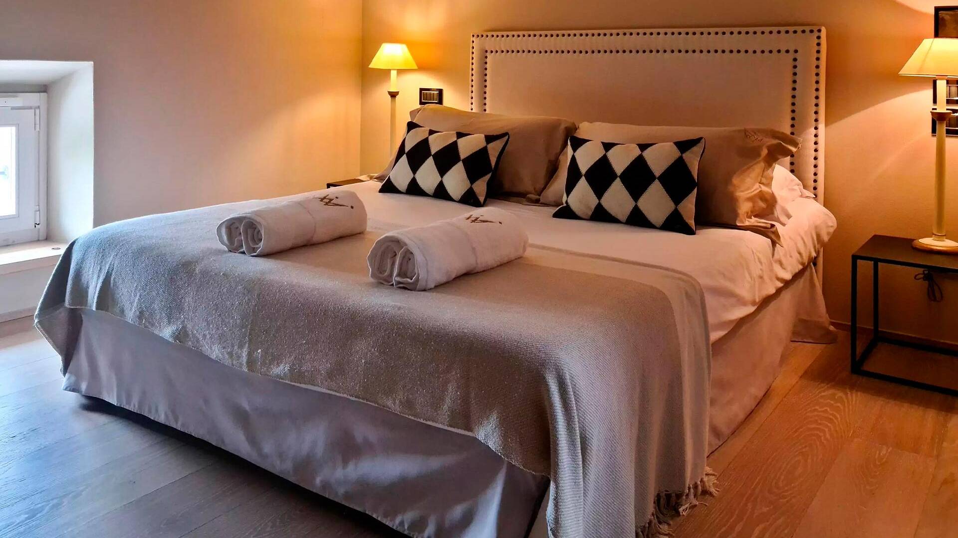 en suite double bedroom guest house