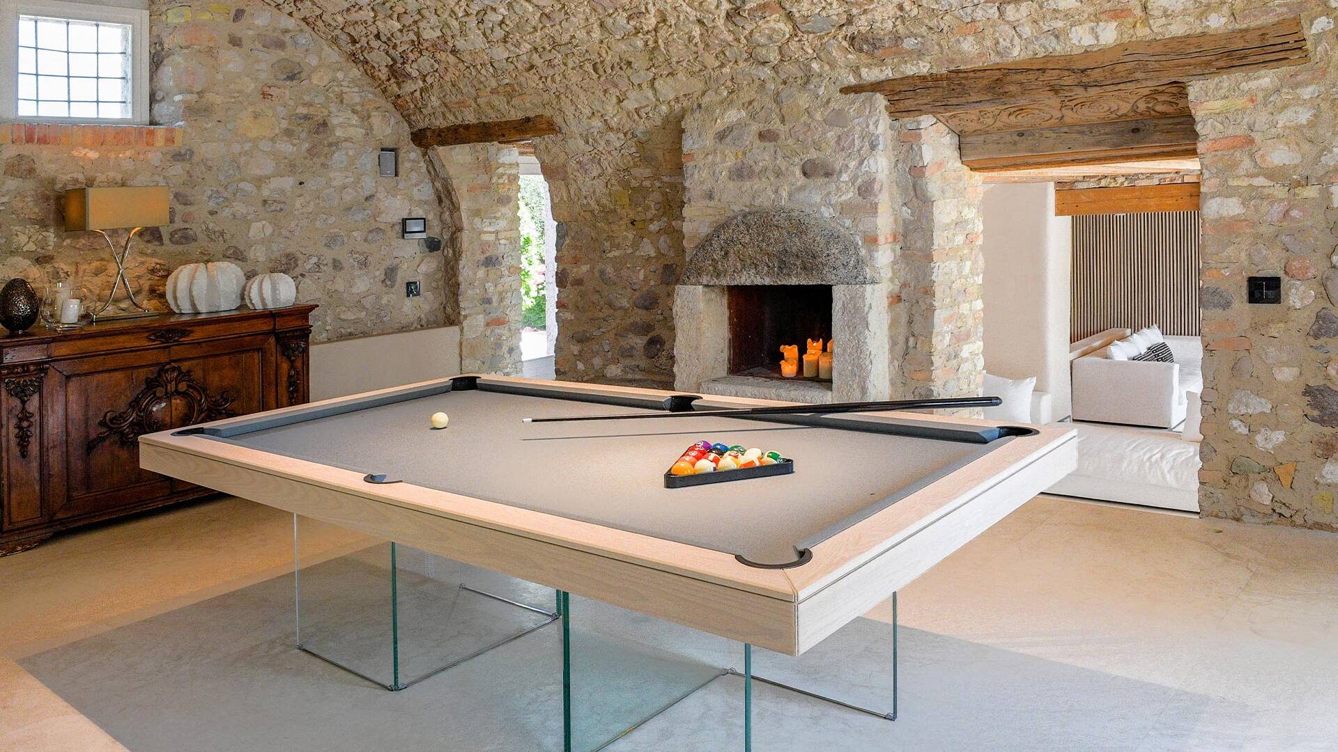 pool table 
