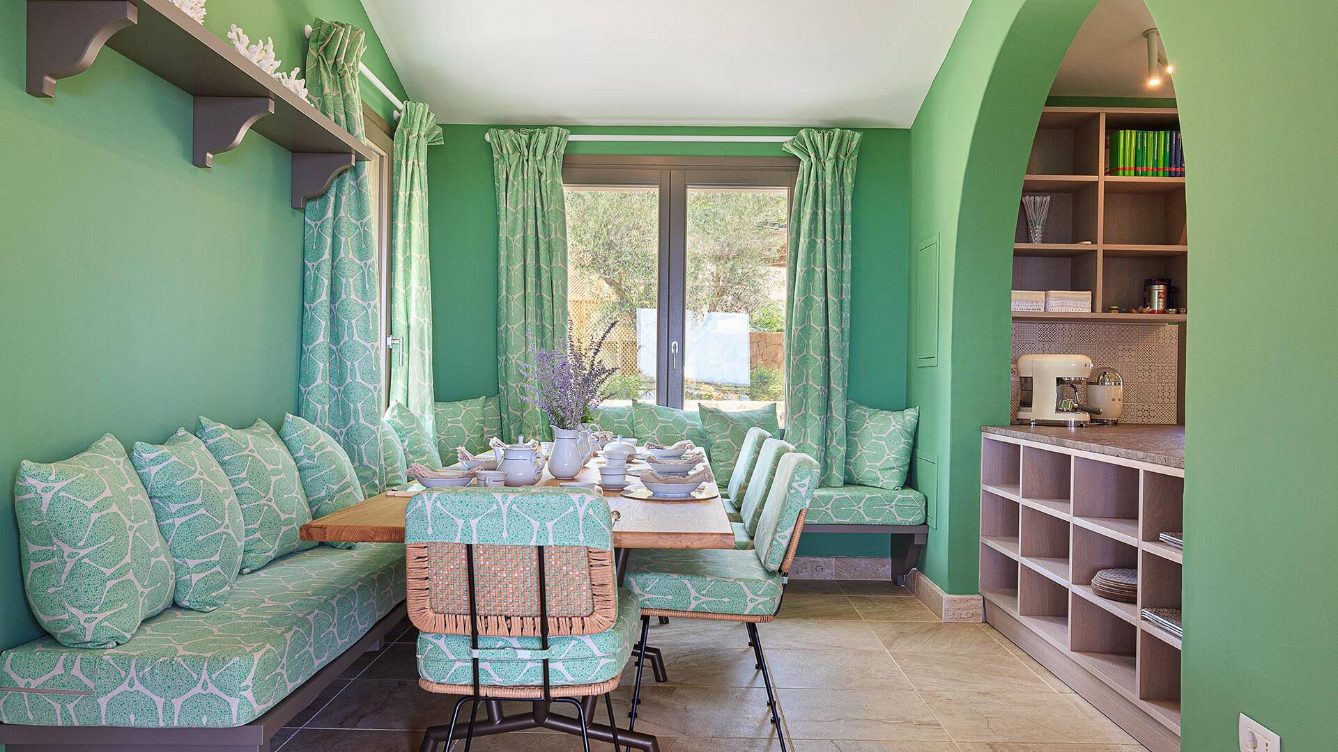 dining table 