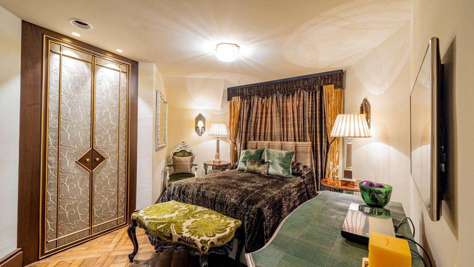 en suite double bedroom
