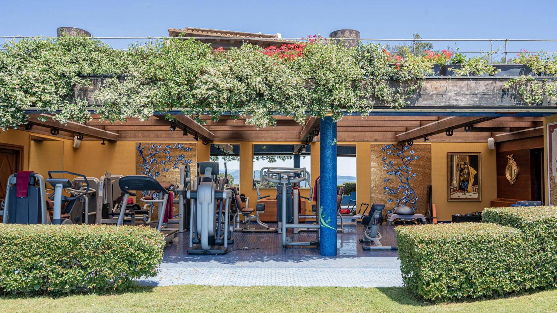 open air fully equipped gym