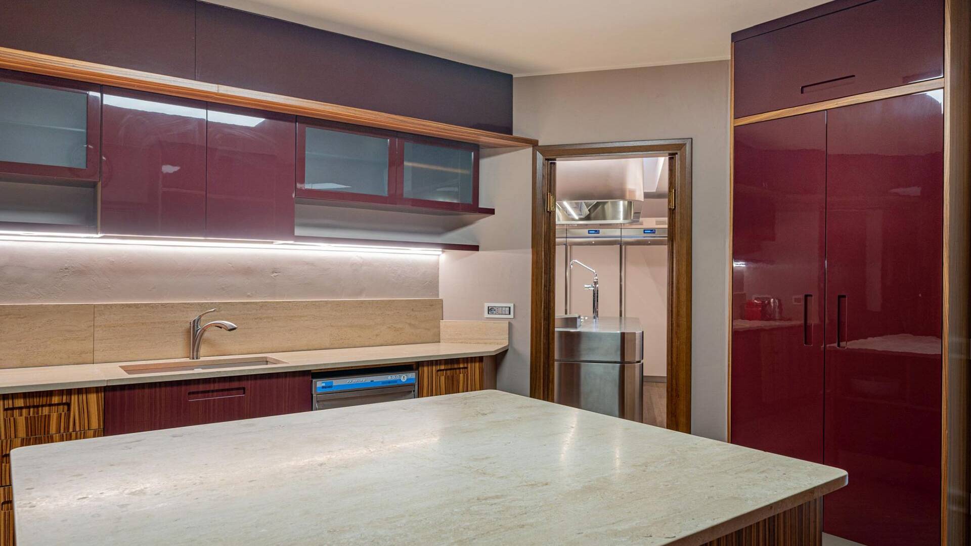 fully equipped kitchen