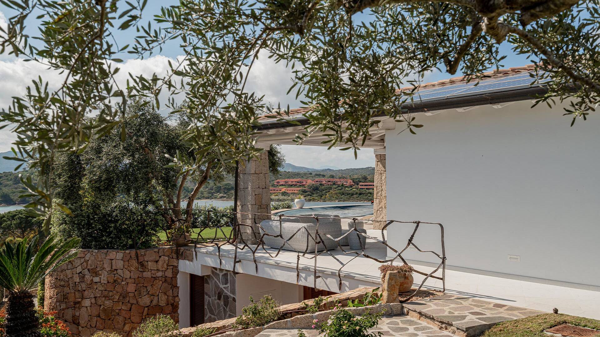 luxury Villa Tavi for weekly rental in Sardinia
