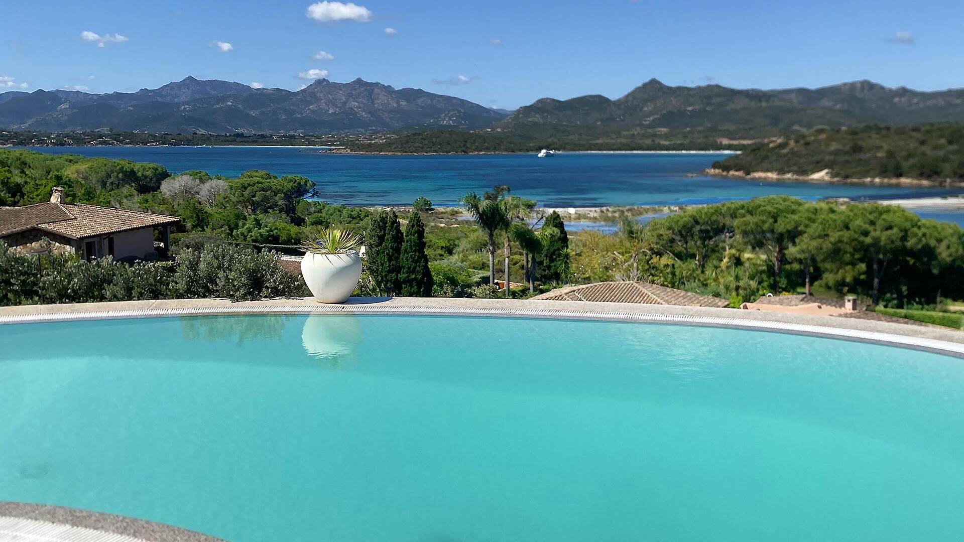 infinity swimming pool with sea view 