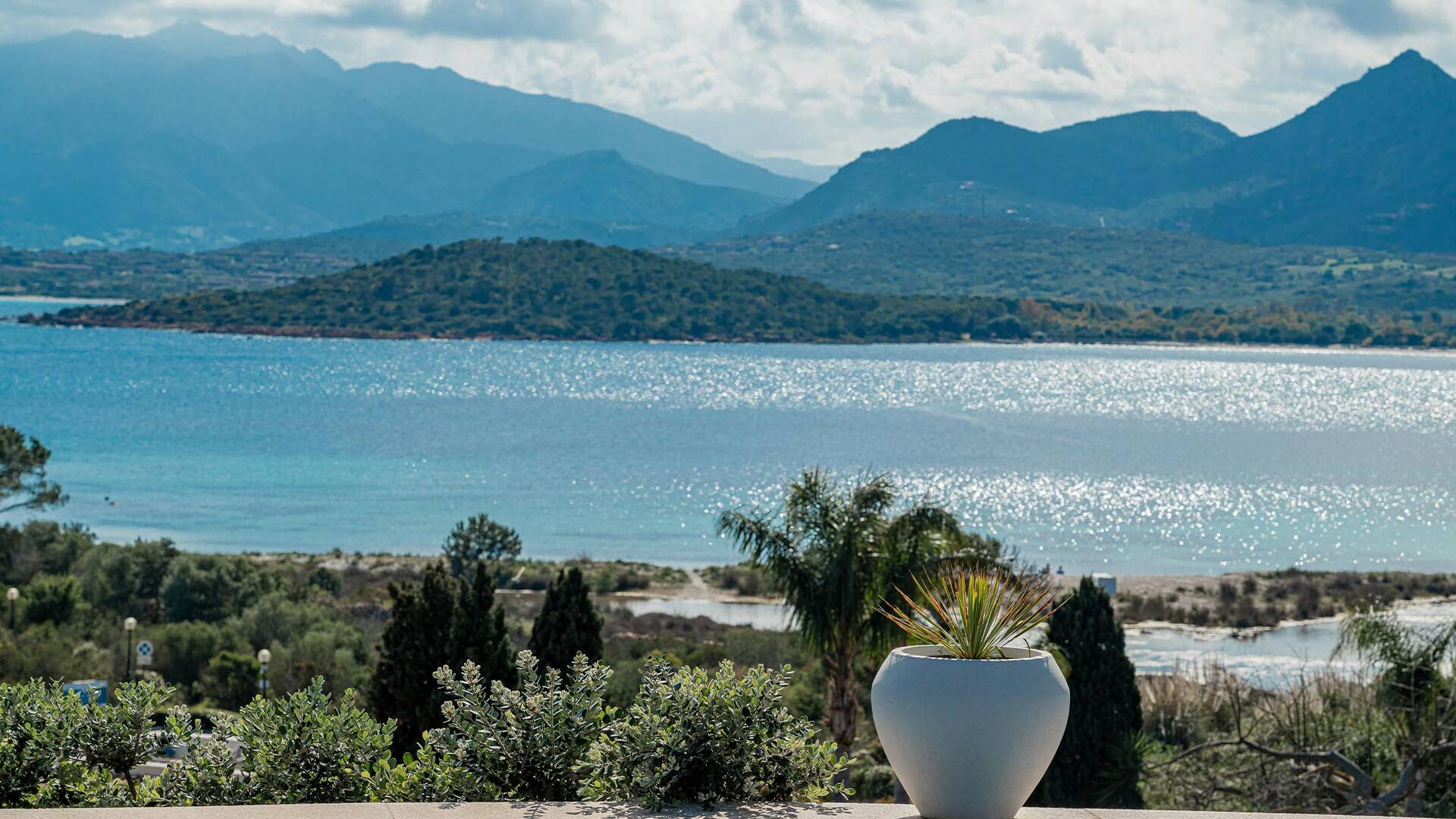 luxury Villa Tavi for weekly rental in Sardinia