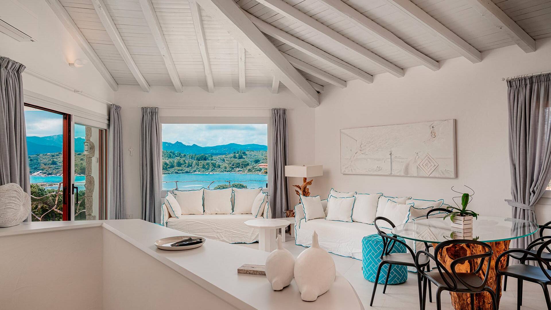 luxury Villa Tavi for weekly rental in Sardinia