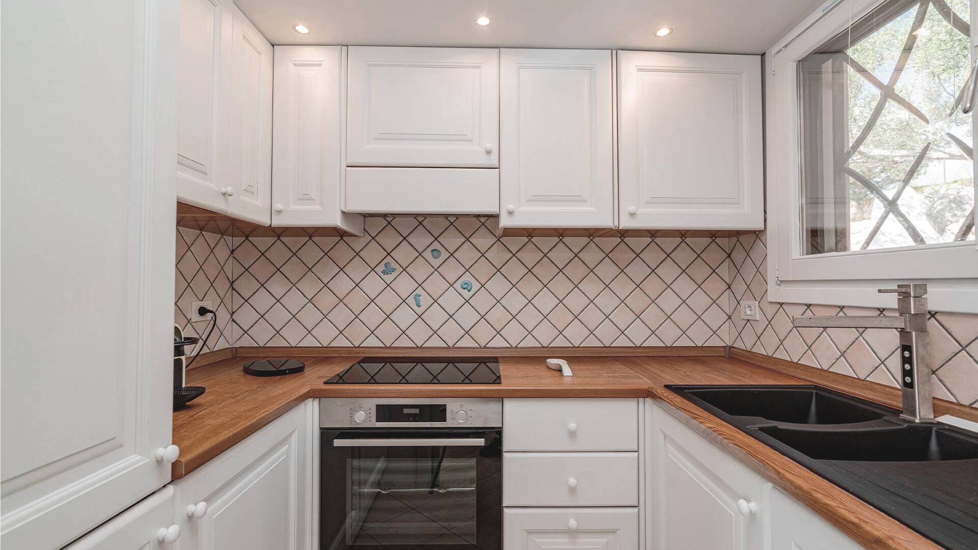 guest house equipped kitchen
