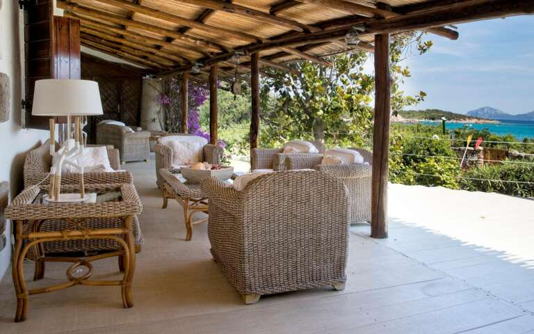 al fresco lounge area