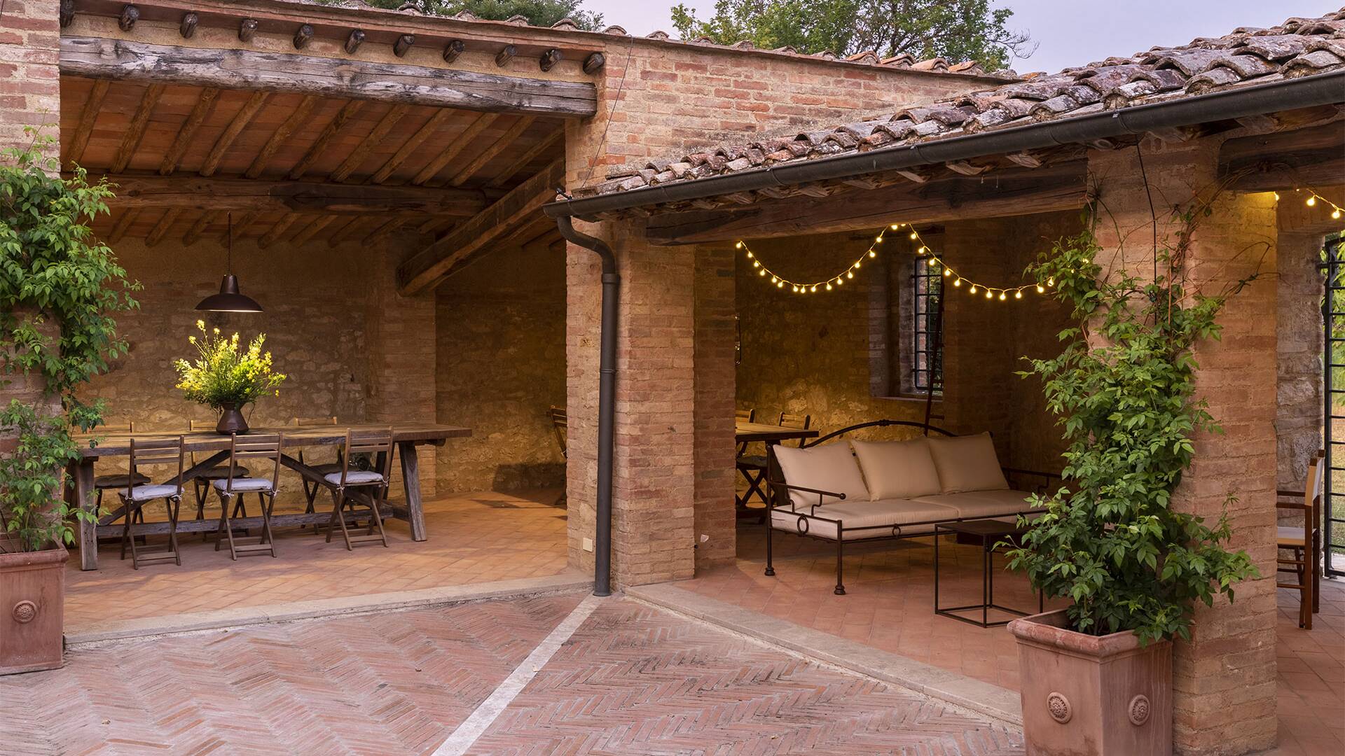 courtyard courtyard with al fresco dining area and covered lounge space