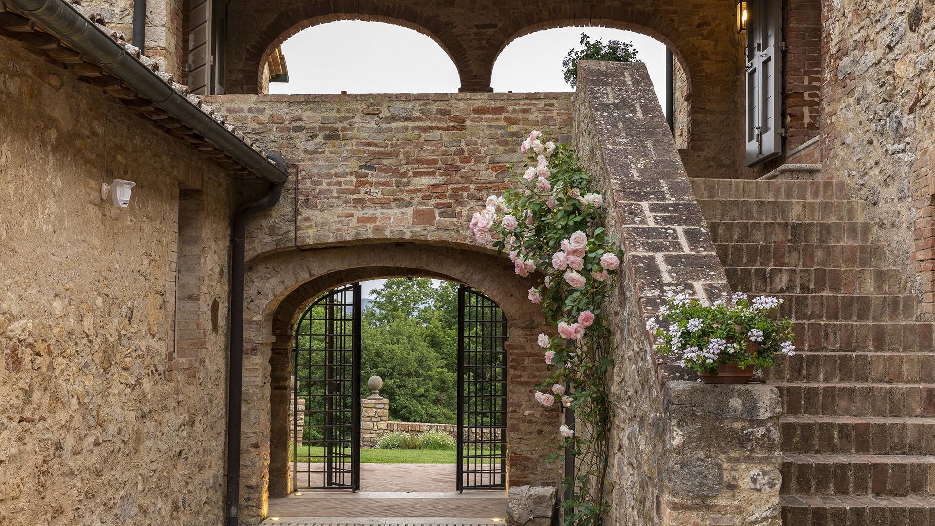 courtyard and loggia with staircase to villa 2 bedrooms 