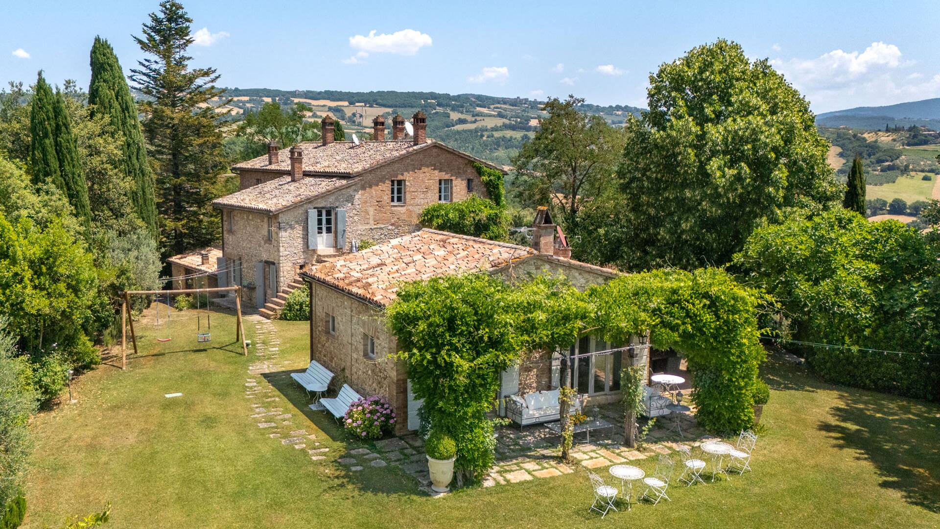 luxury villa Fiorebianco in Todi