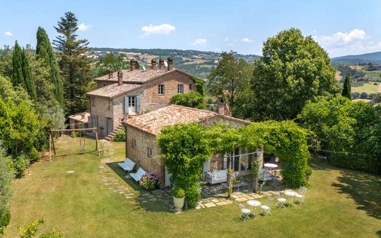 luxury villa Fiorebianco in Todi