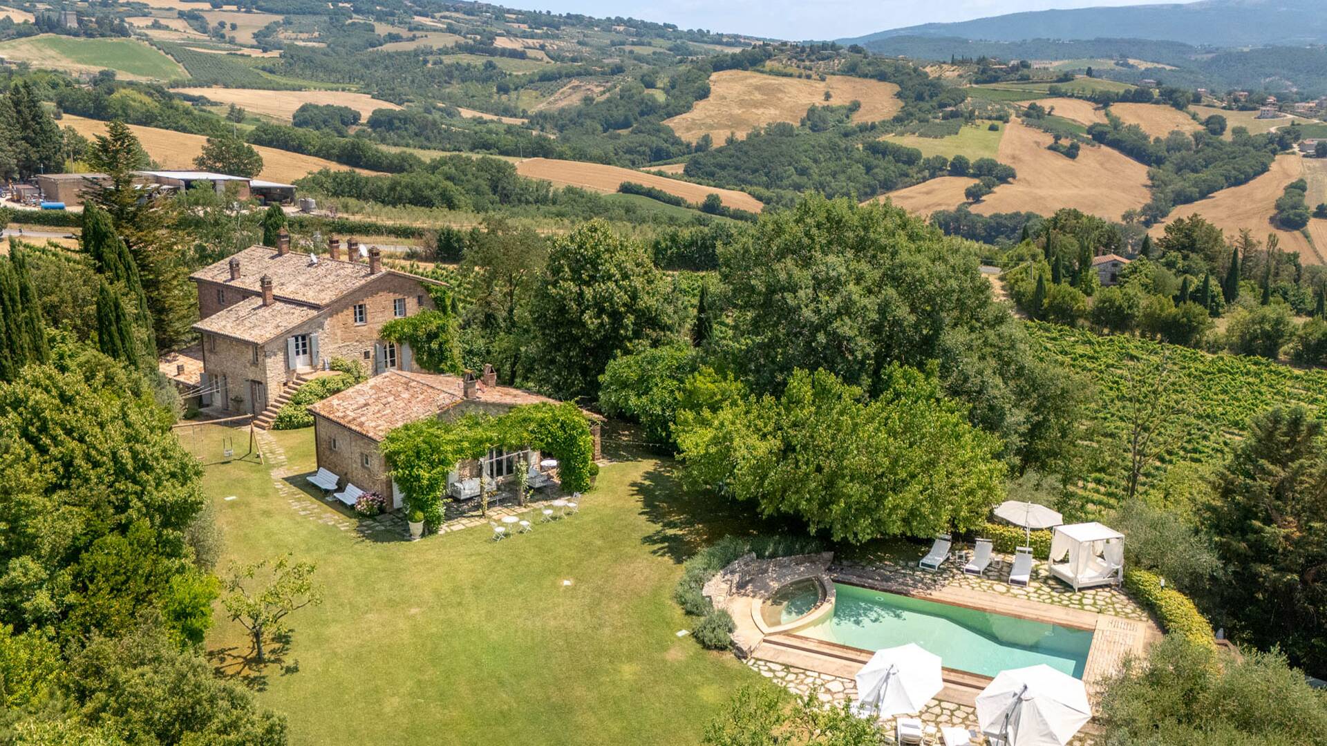 luxury villa Fiorebianco in Todi, Umbria