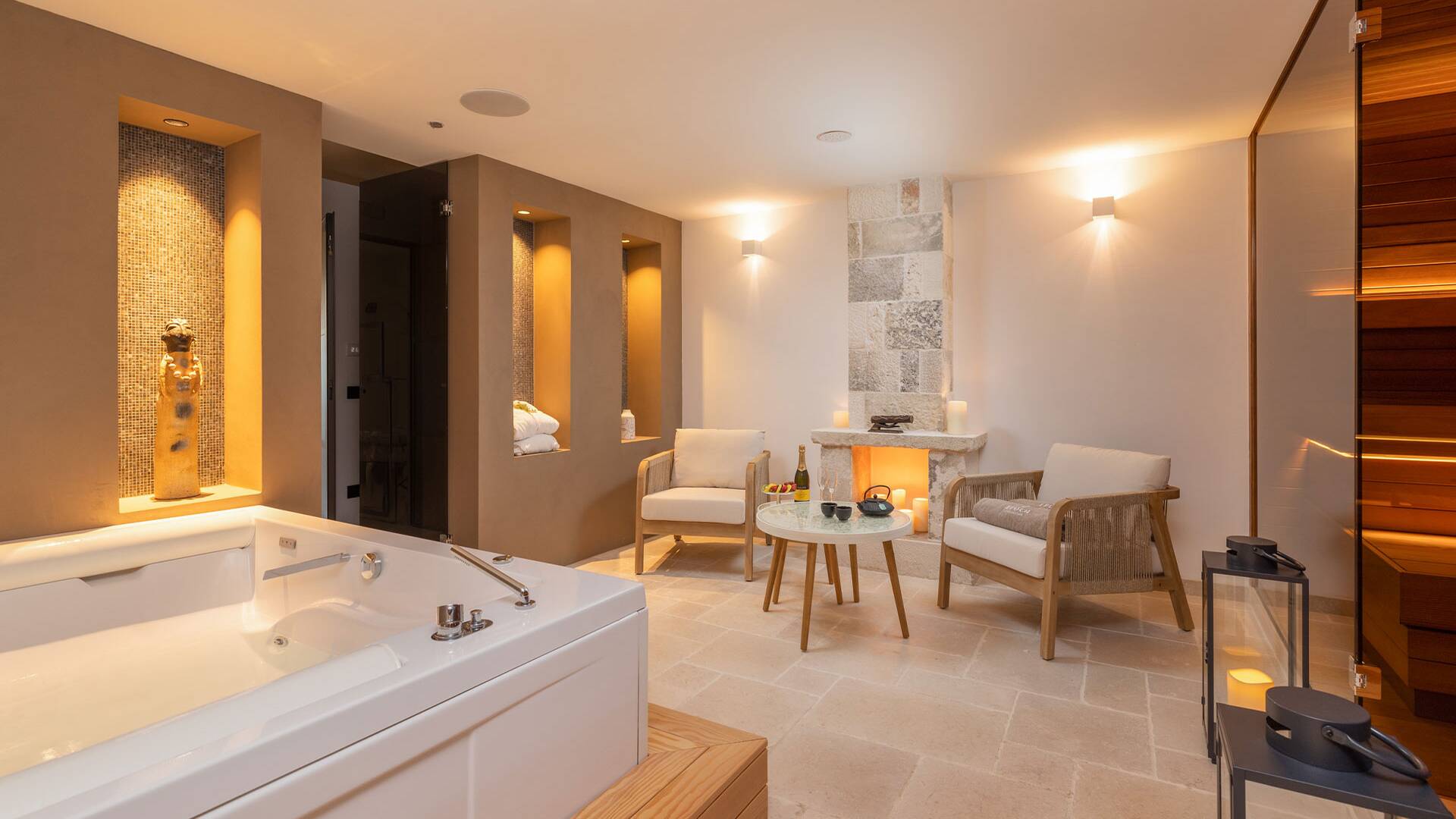 spa with sauna, jacuzzi and hammam