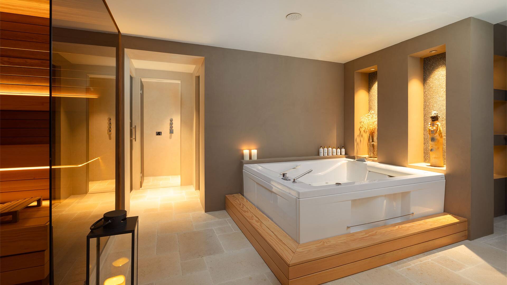 spa with sauna, jacuzzi and hammam