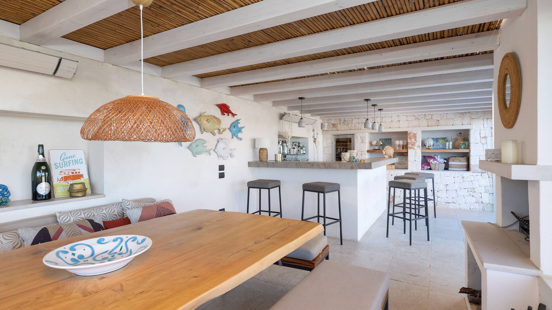 pool veranda with bar