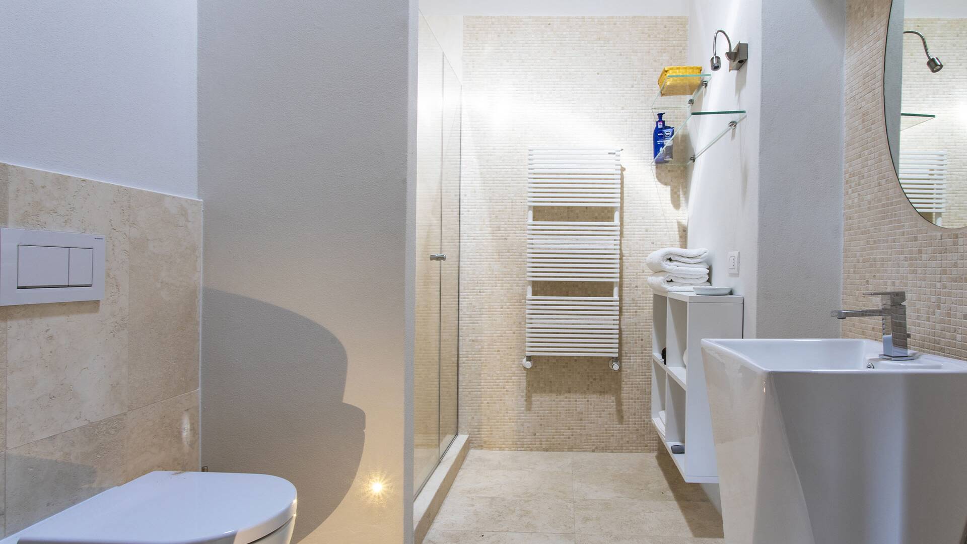 modern luxury bathroom