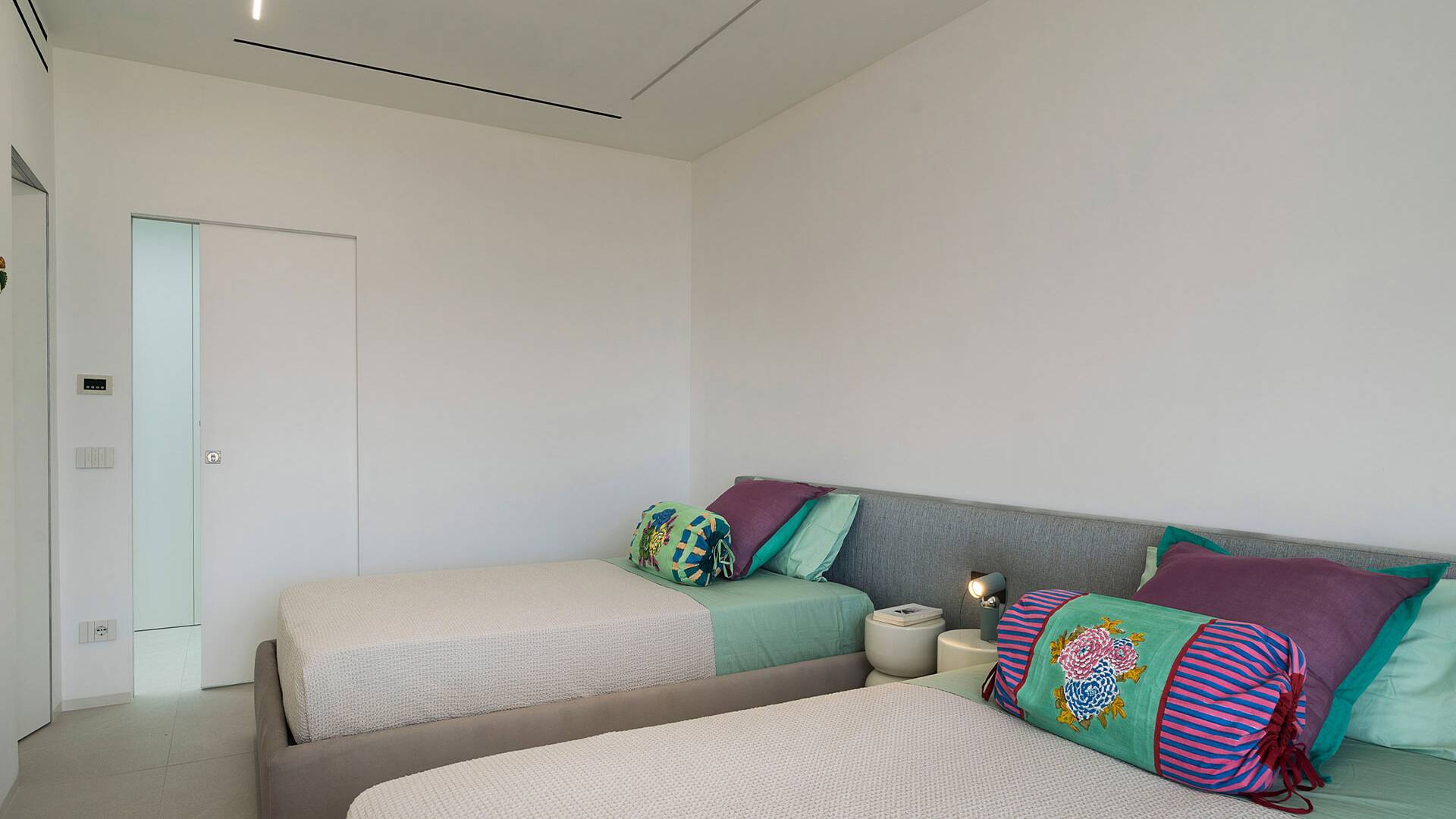 en suite twin bedroom 