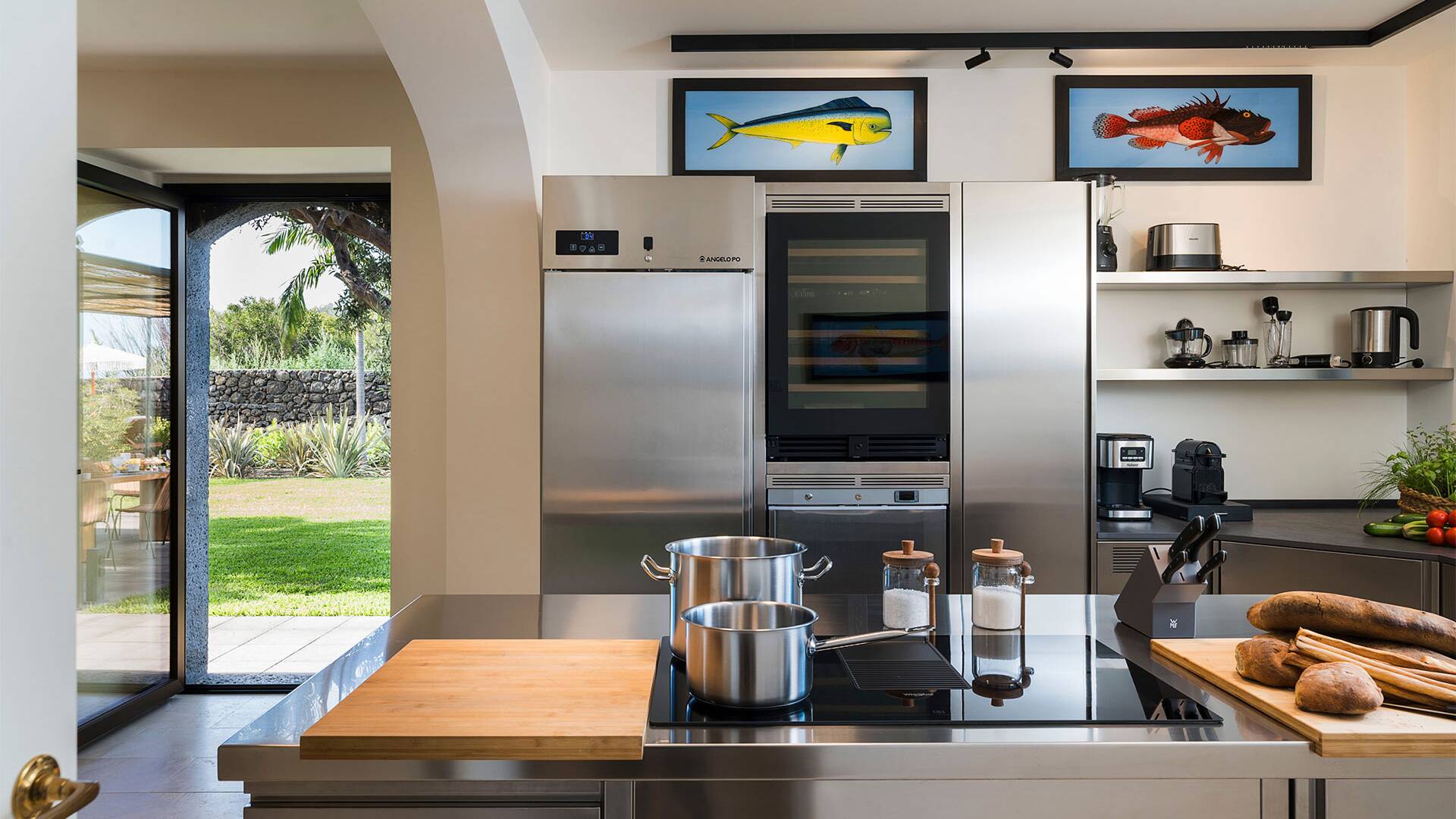 fully equipped kitchen