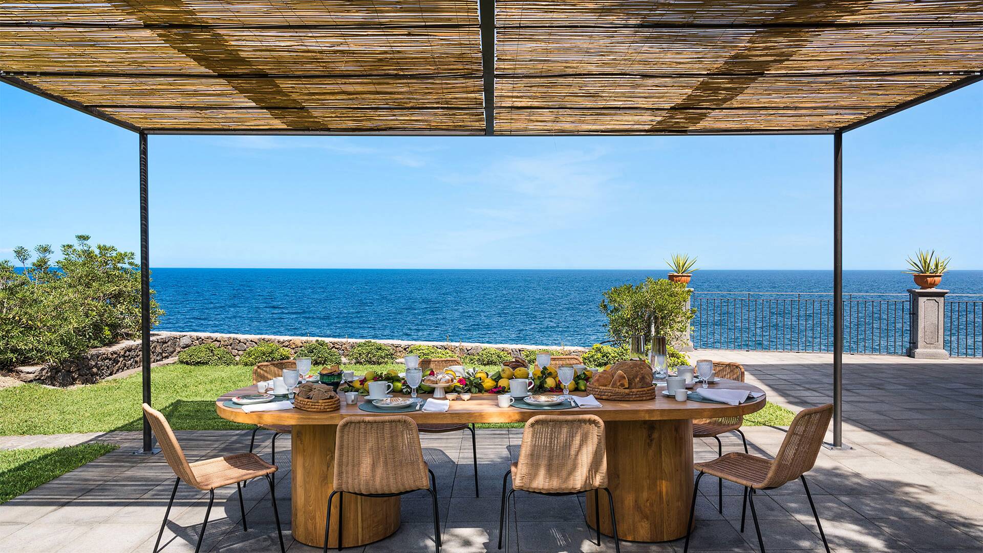 al fresco dining with stunning sea view
