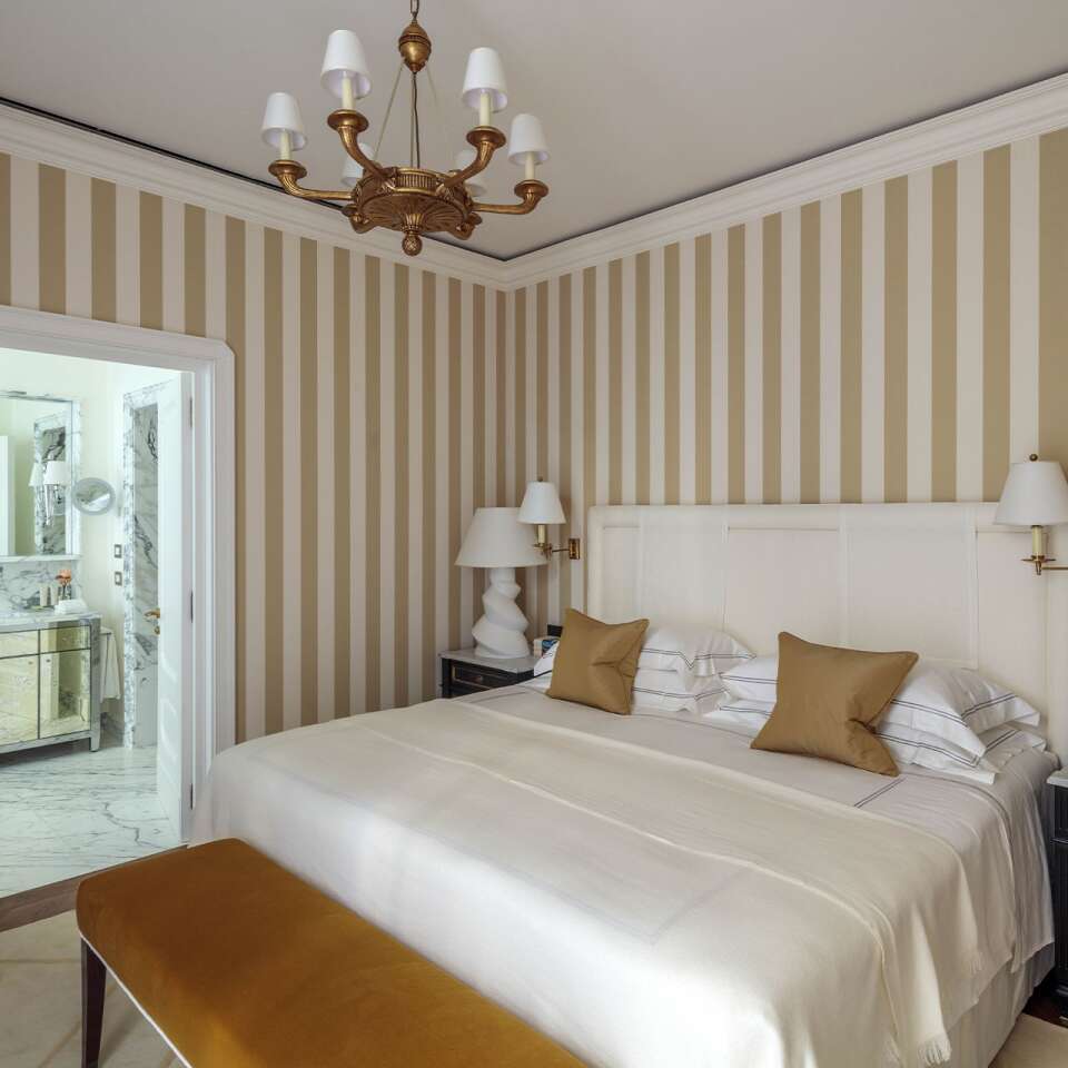 en suite double bedroom with king-sized bed