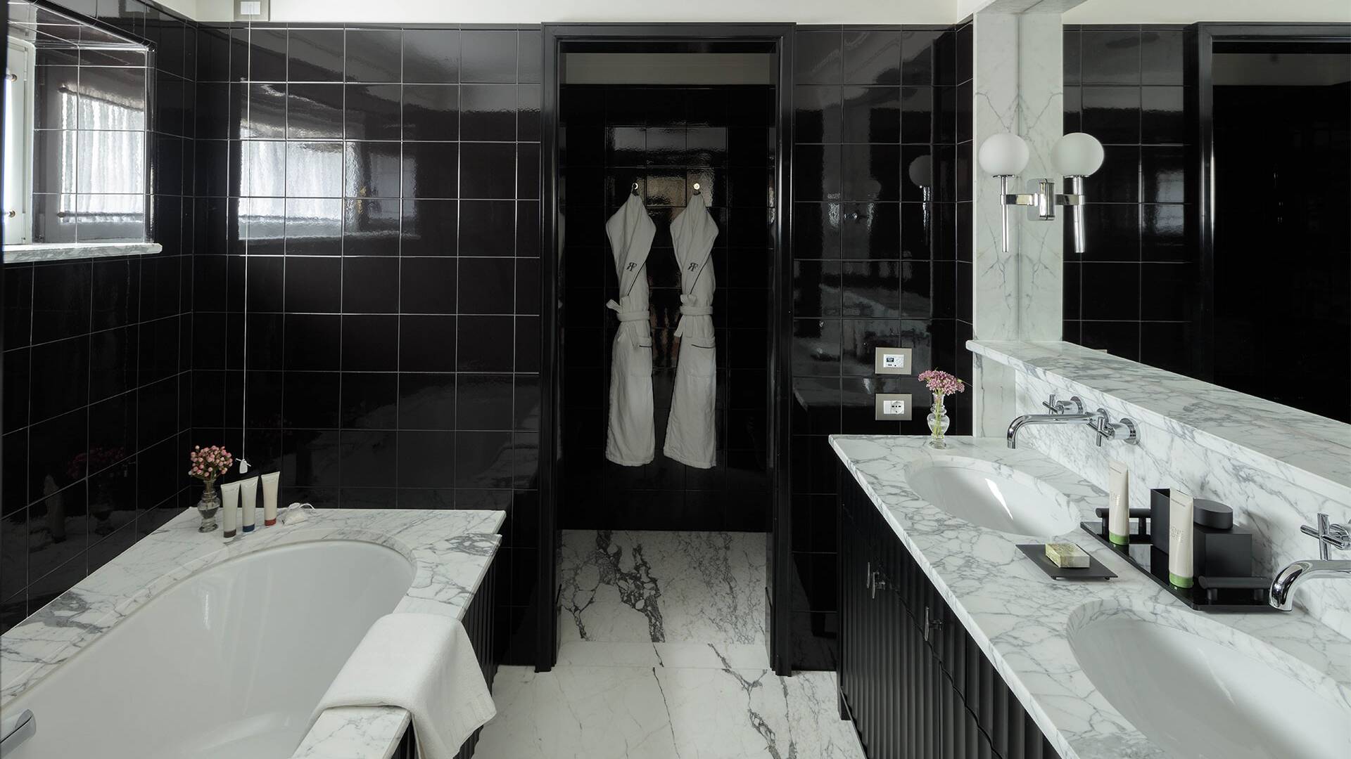 master bedroom en suite bathroom 