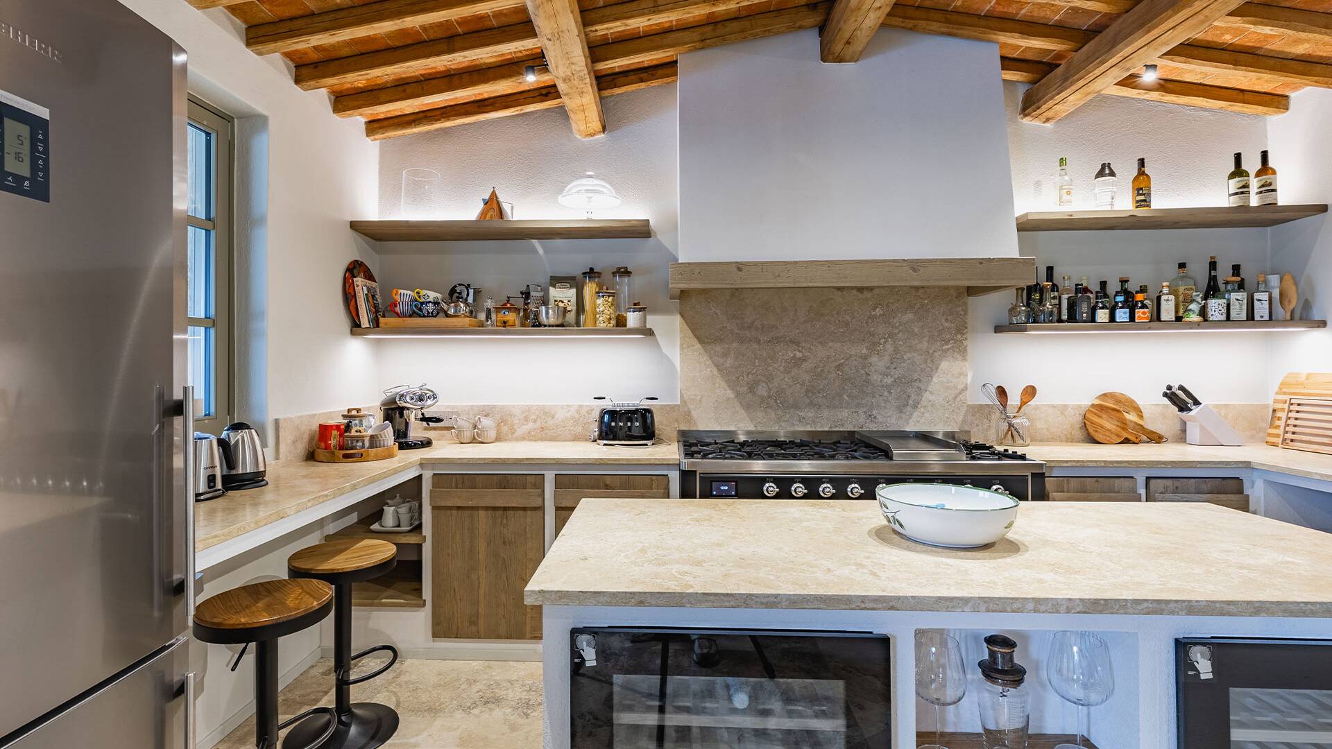 fully equipped kitchen