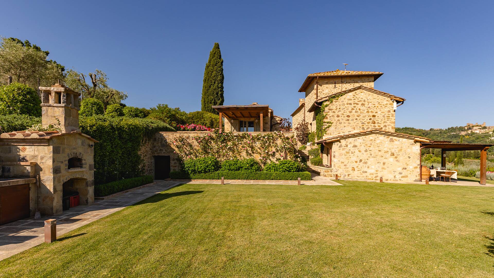 luxury Villa Brunello for weekly rental in Tuscany Montalcino area