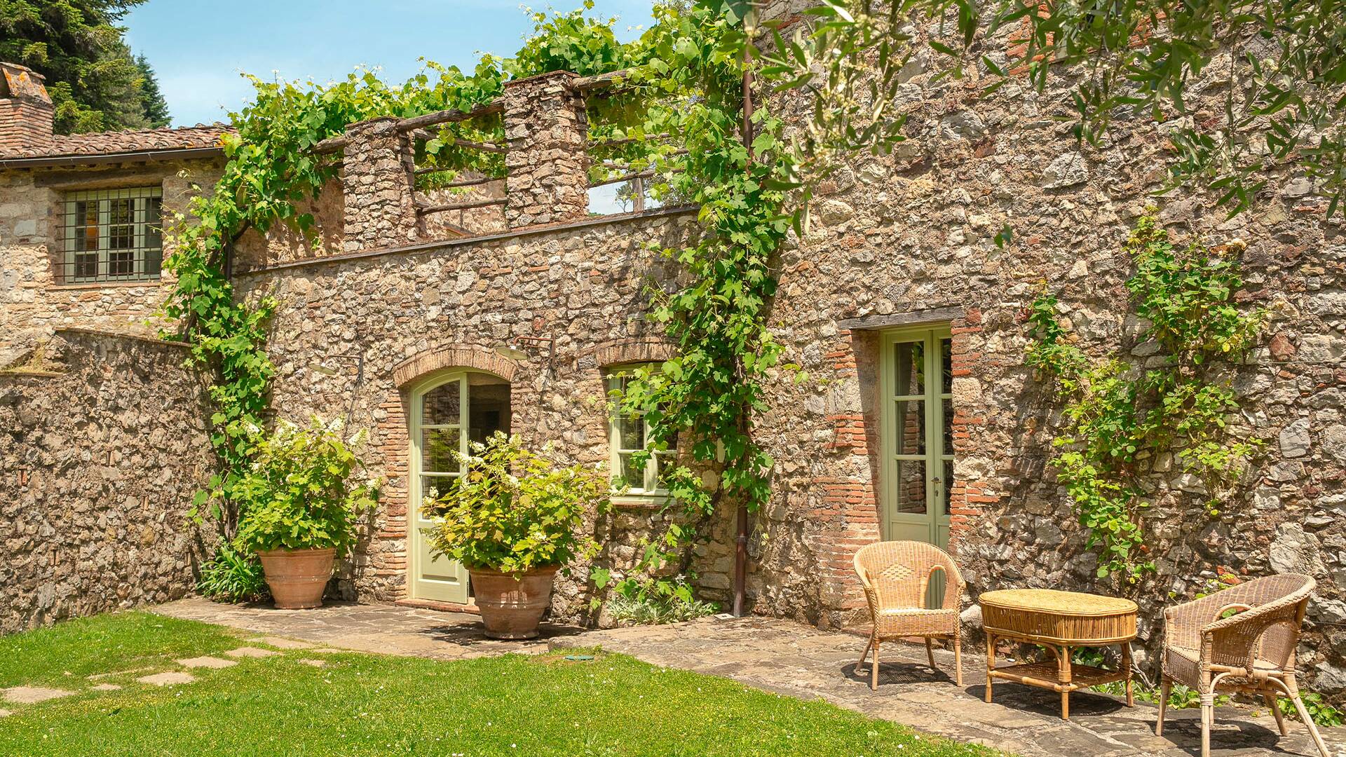 luxury Villa Solare for weekly rent in Tuscany, Lucca area