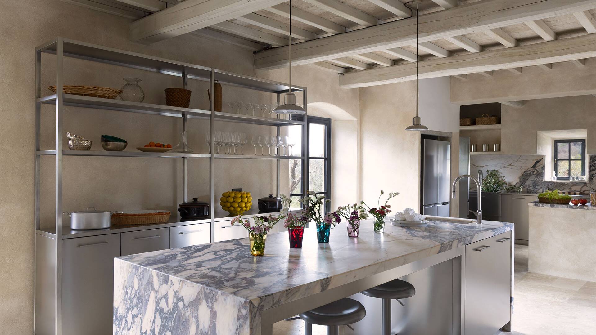 fully equipped kitchen