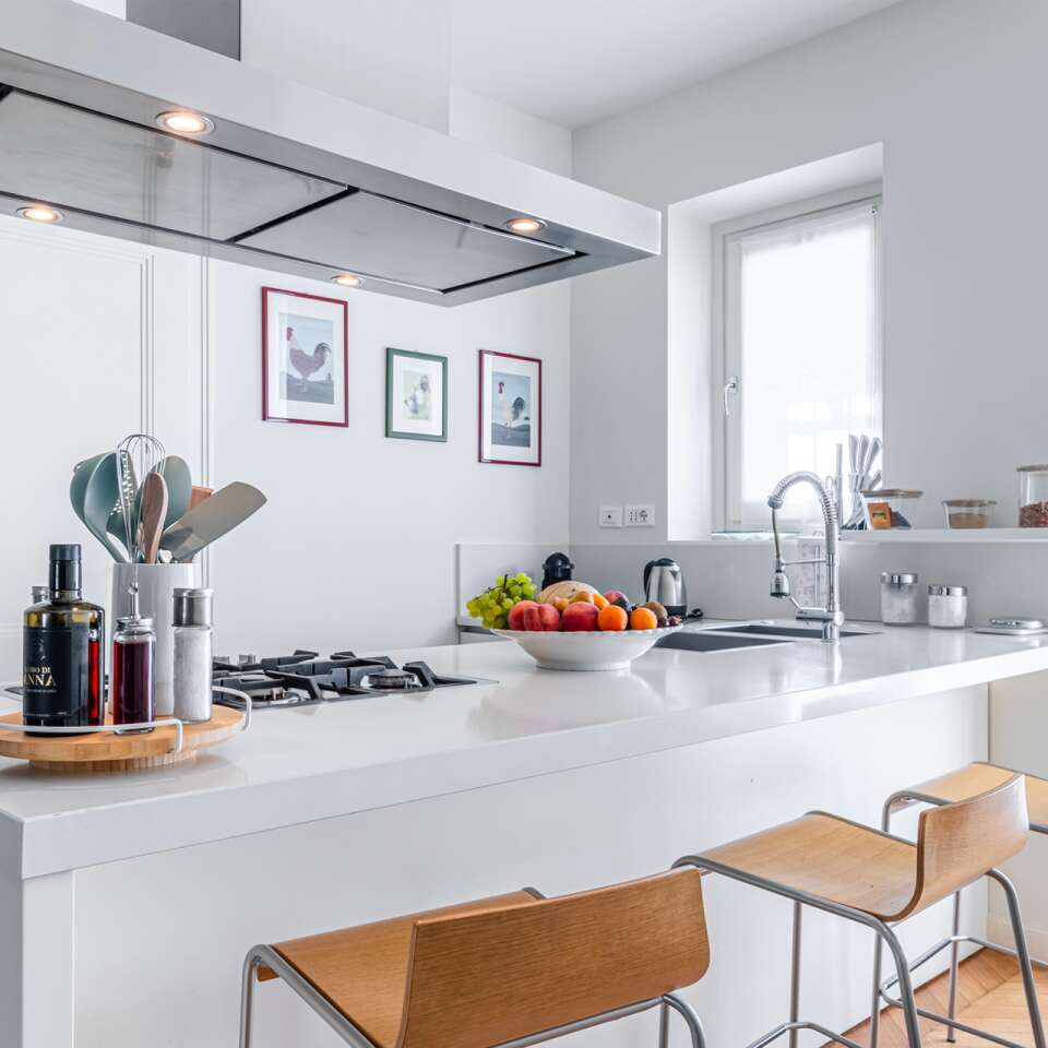 fully equipped kitchen