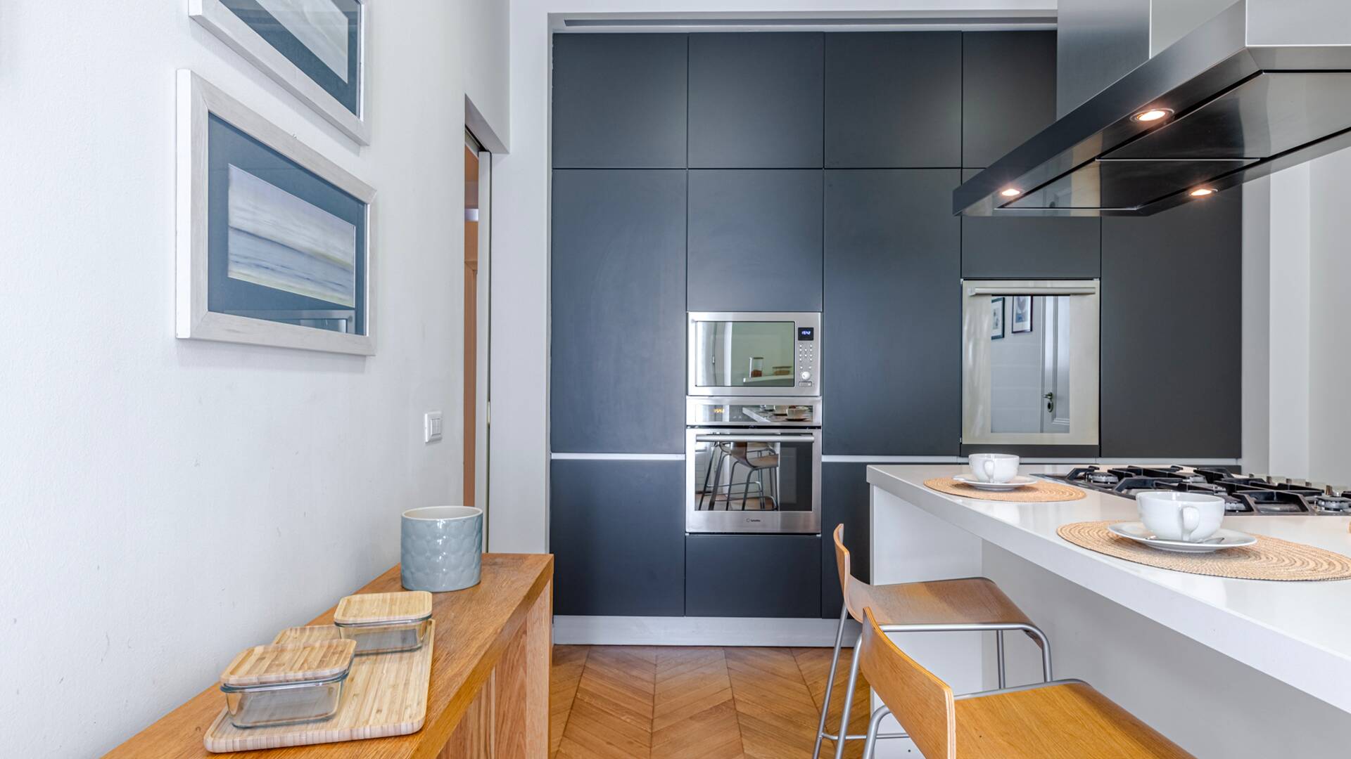 fully equipped kitchen