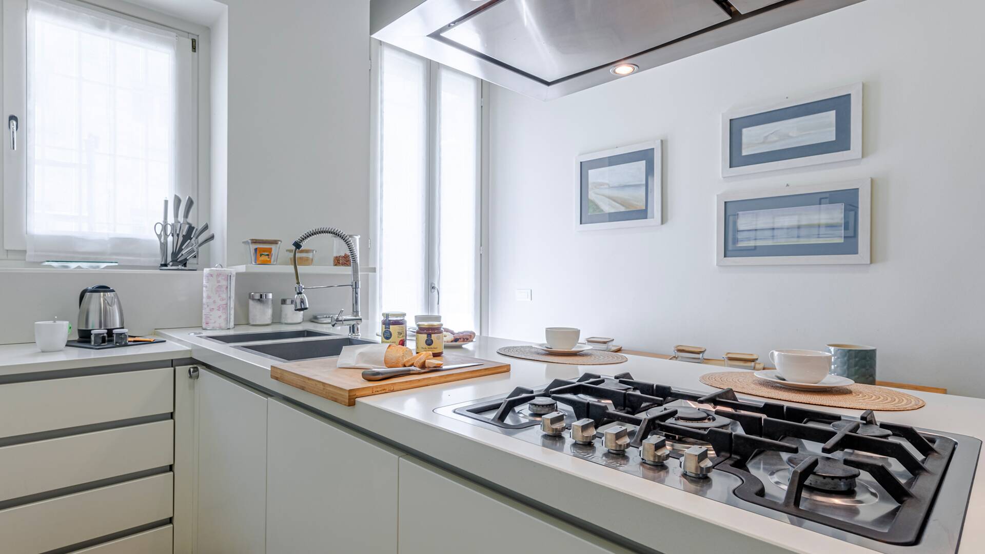 fully equipped kitchen