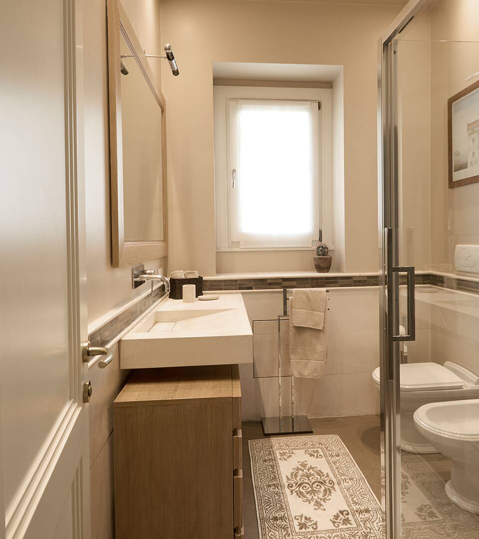 bathroom with shower 