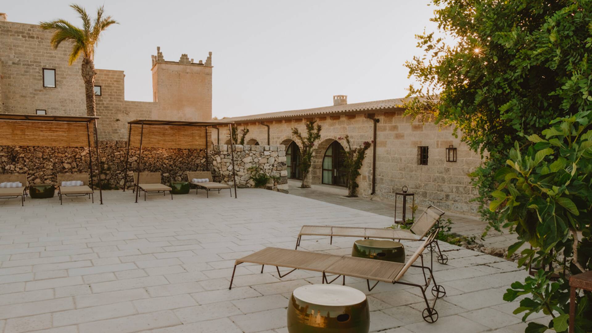 courtyard with lounge space 
