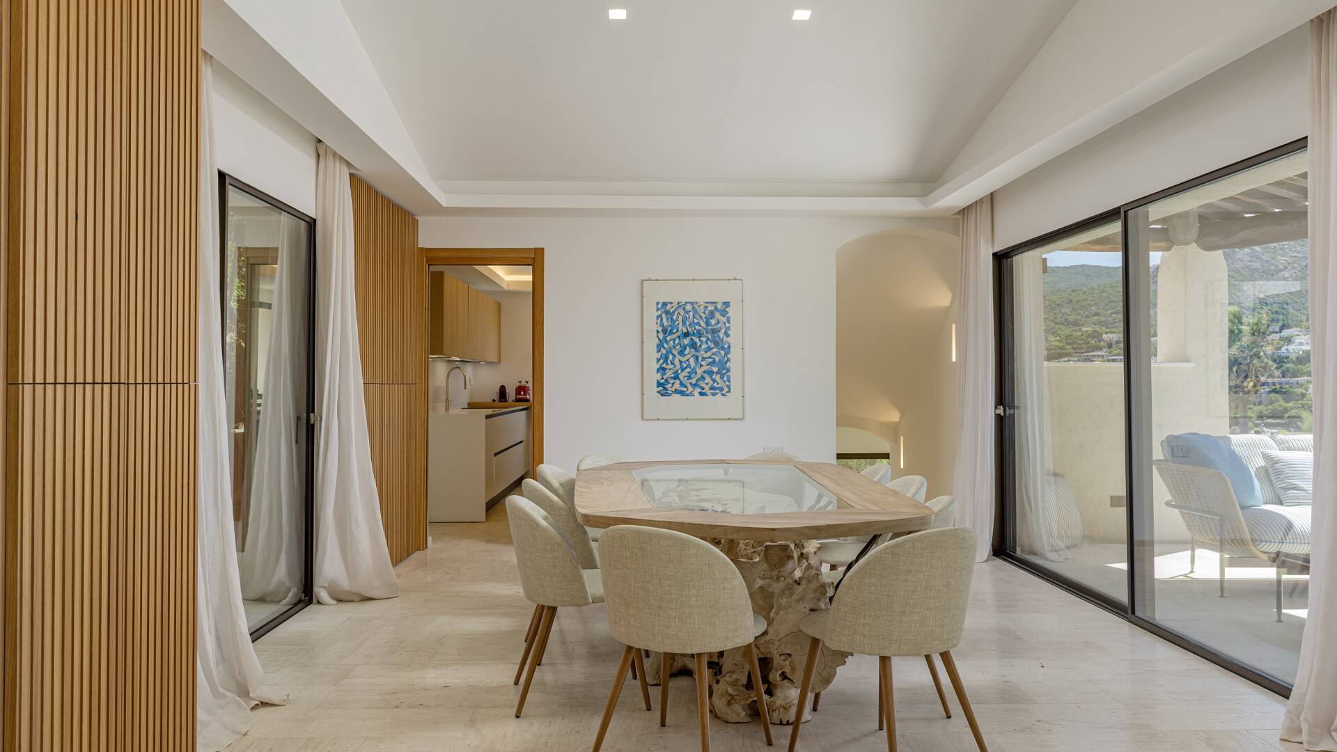 dining table