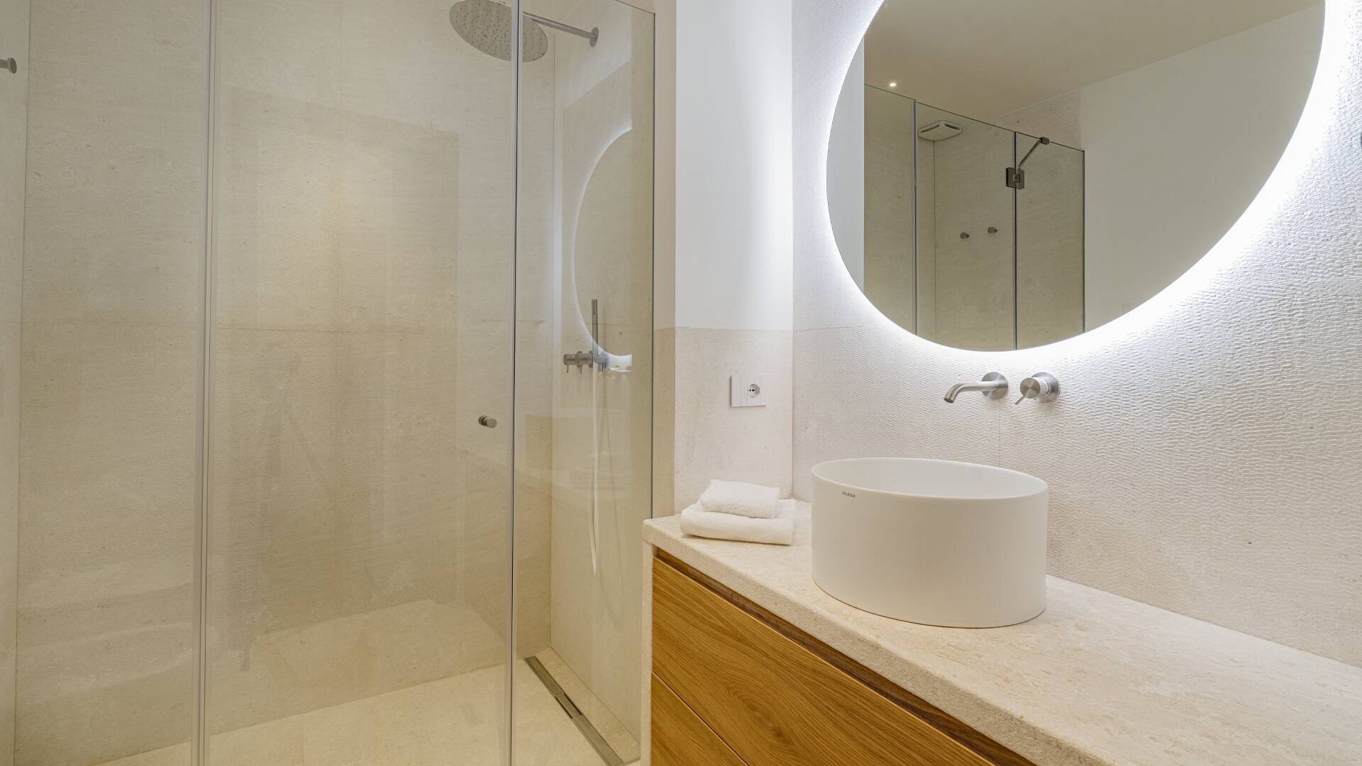 en suite bathroom