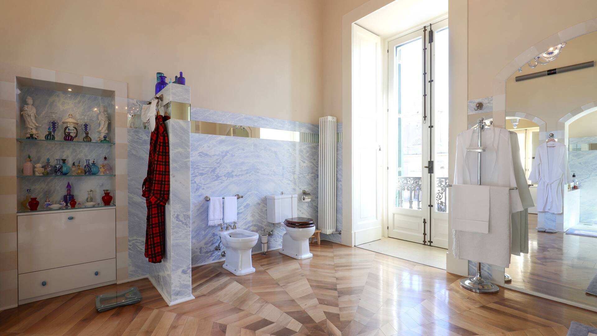 En suite bathroom