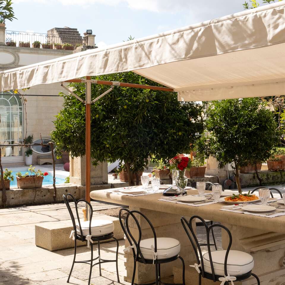 Al fresco dining