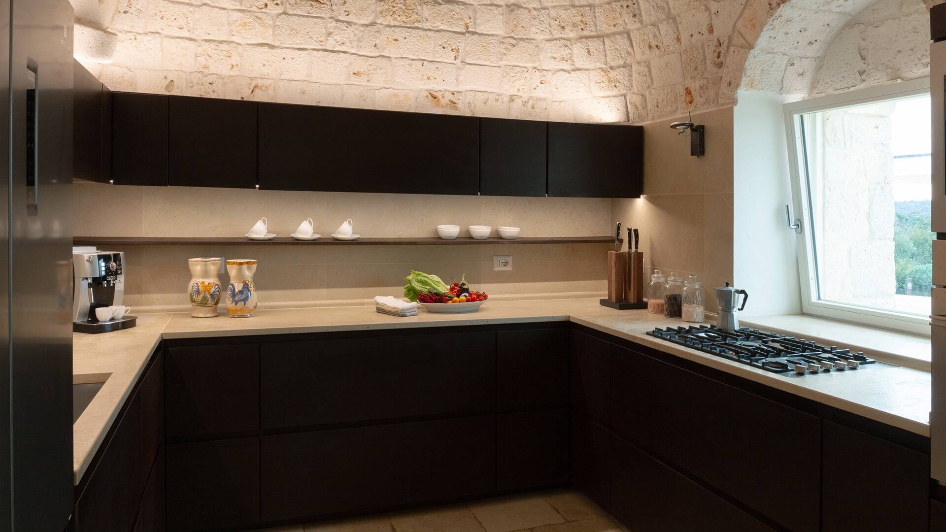 equipped kitchen