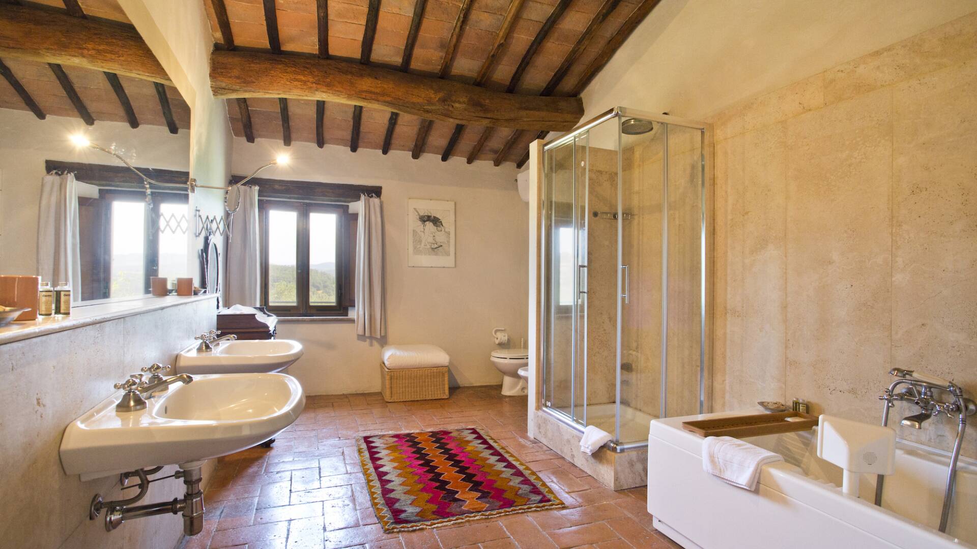 bathroom sahred within bedroom 4 and bedroom 1