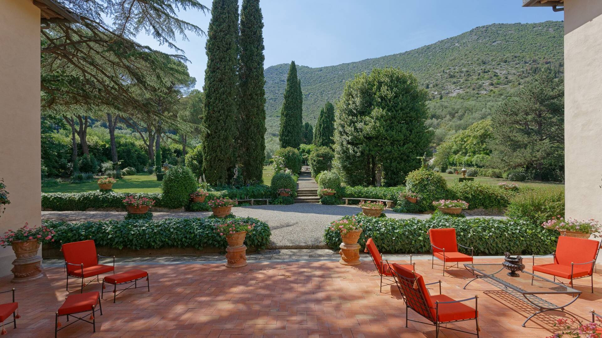 outdoor sitting area