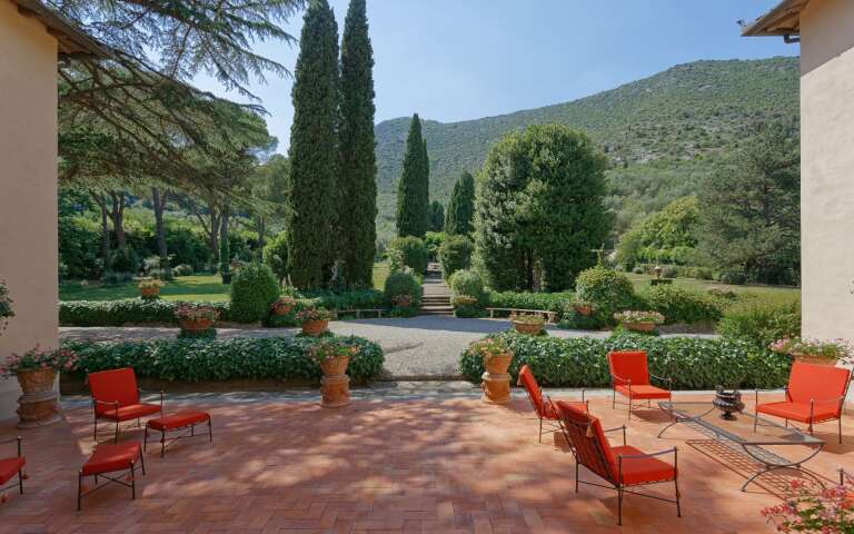 outdoor sitting area