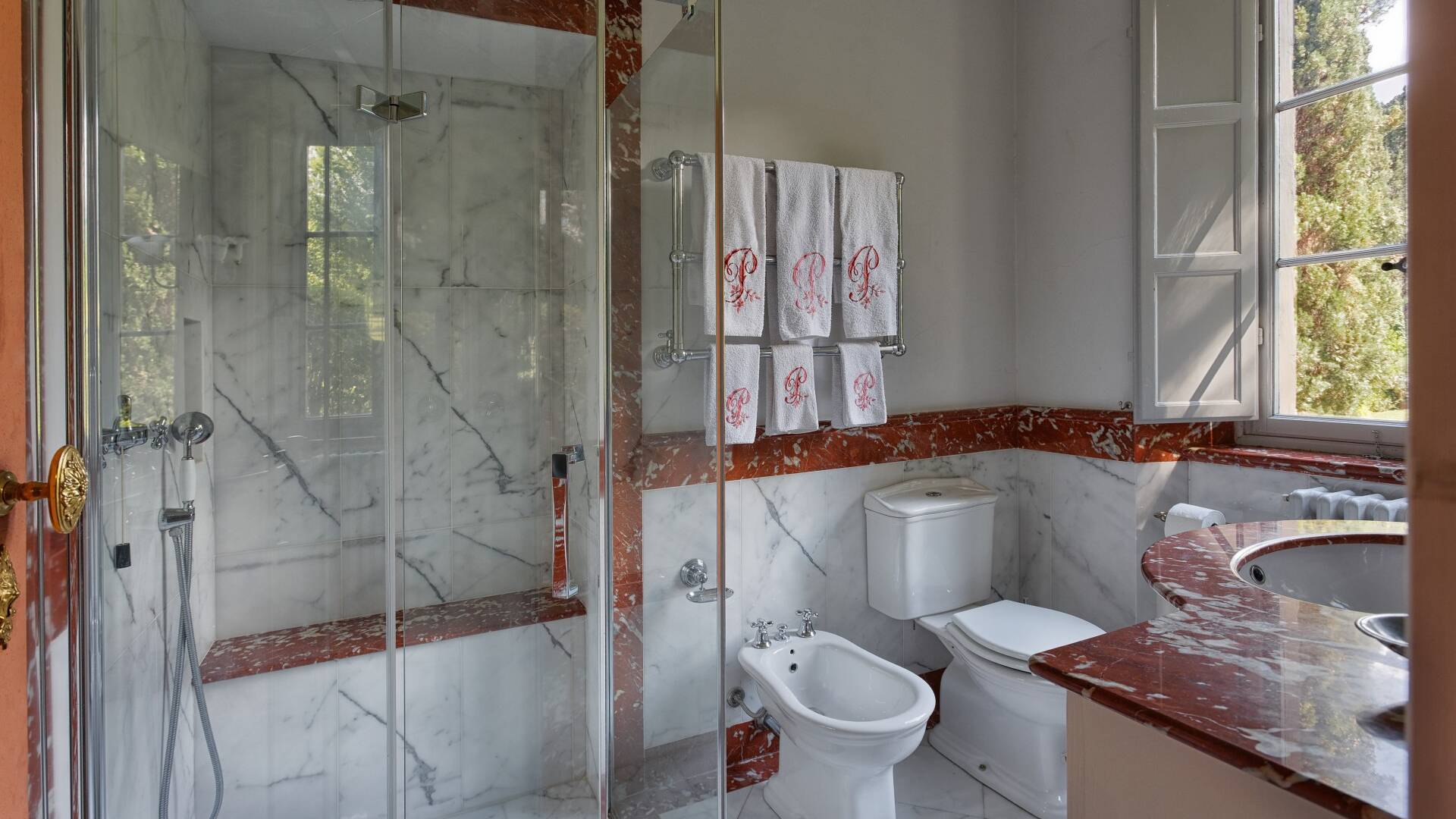 bathroom with shower cabin