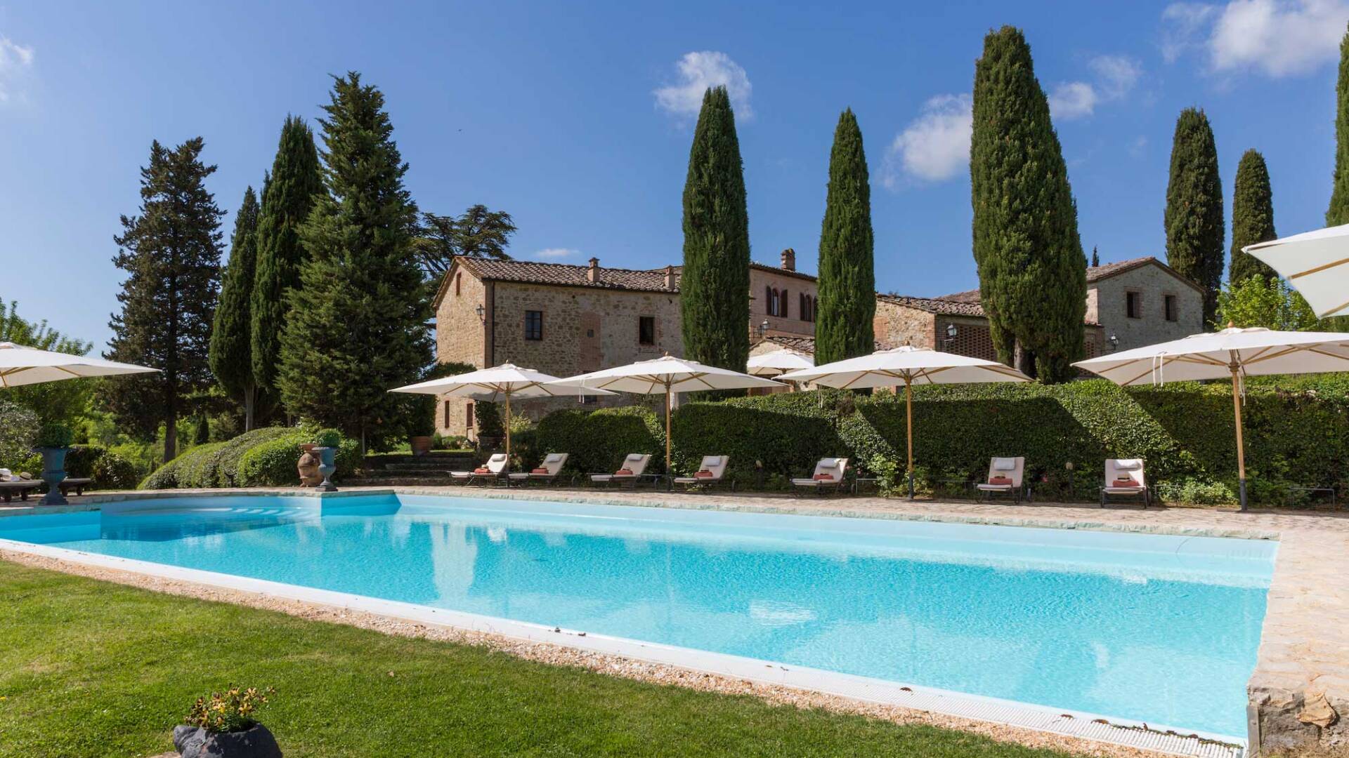 luxury wedding villa in Tuscan